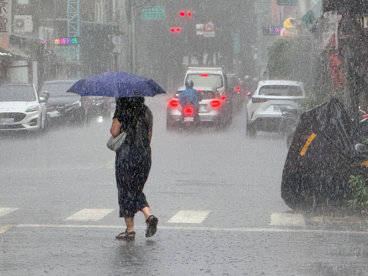 打雷了!13縣市大雨「6地大雷雨」 一路下到晚上