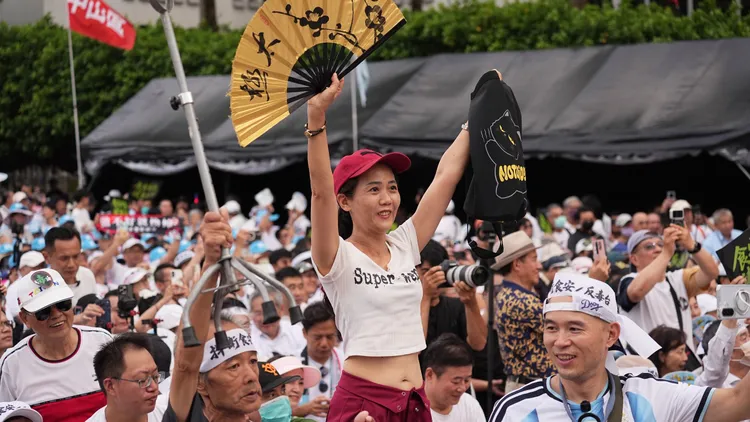 今天凱道抗議現場民眾。彭欣偉攝