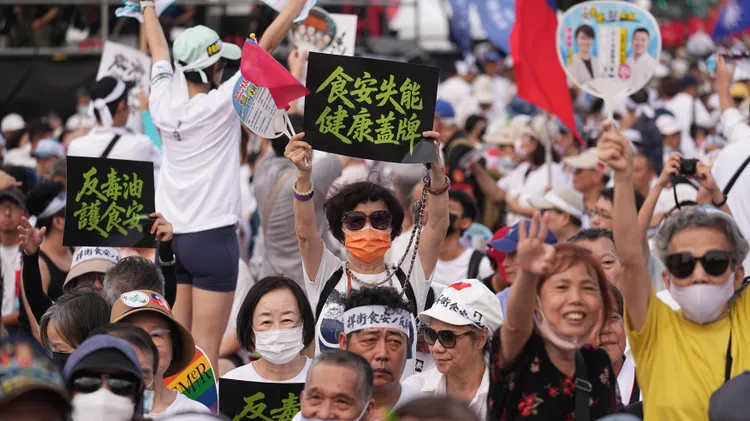 今天凱道抗議現場民眾。彭欣偉攝