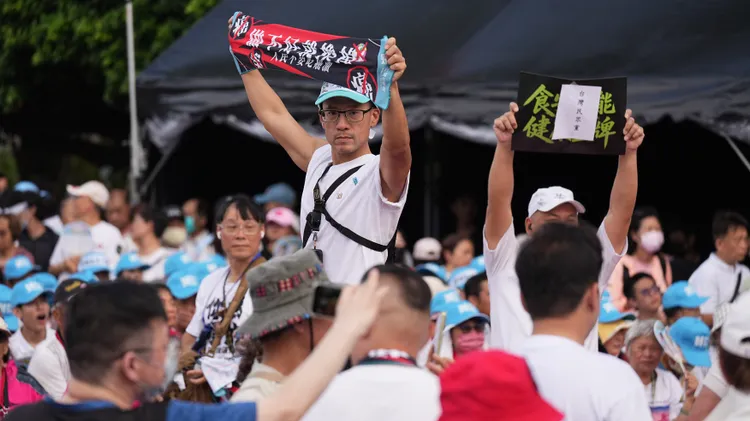 今天凱道抗議現場民眾。彭欣偉攝
