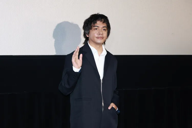 喬瑟夫為戲考駕照，重頭到尾都沒摸到方向盤。彭欣偉攝
