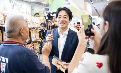 賴清德「吃狗糧」讚味道很棒　府發言人郭雅慧嚇到瞪大眼