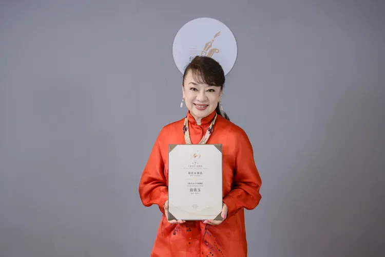 翁倩玉以《陽光女子合唱團》拿下影后。台灣影評人協會提供