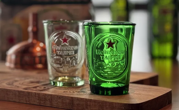 海尼根台灣以再生綠玻璃打造城市地景杯，累計去化約3.3噸廢玻璃，讓循環走進生活。業者提供