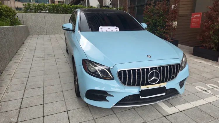 車手所開賓士權利車，裝有GPS方便詐團監控，另也讓警方難以追查幕後實際金主。翻攝畫面