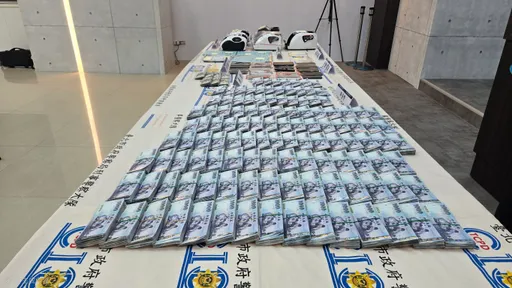 企業化詐團水房分工細到點鈔錄影、一週洗錢上億元　北市警逮36人扣賓士車