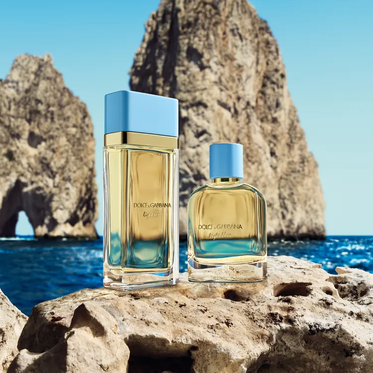 DOLCE & GABBANA淺藍女性淡香精（左）30ml／3000元、50ml／4000元、100ml／5300元；淺藍男性淡香精（右）50ml／3400元、100ml／4600元。品牌提供