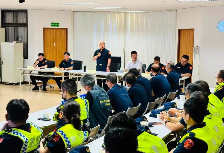 警察局長方仰寧親自坐鎮，新北三峽及樹林地區連續3天執行威力掃蕩與擴大臨檢。翻攝畫面
