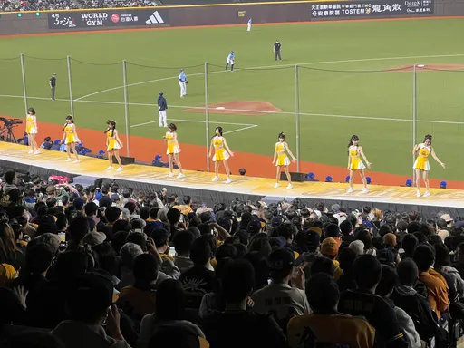大巨蛋中職明星賽又變水樂園　遠雄曝漏水害球迷被迫換位原因