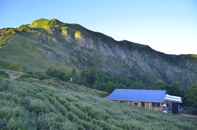 奇萊山屋結合環保藝術及科技建造。太管處提供