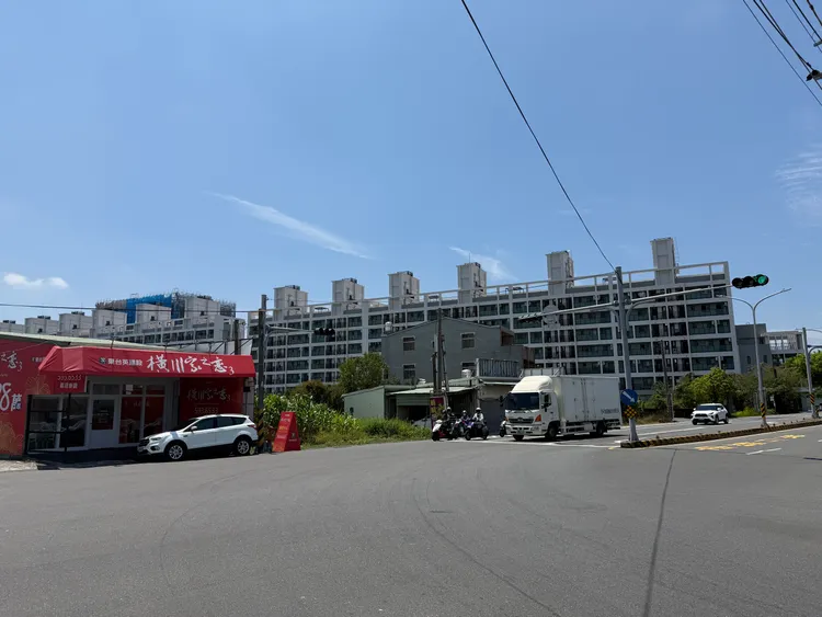 房市買氣冷清，蛋白蛋殼區房價修正力道大。葉家銘攝
