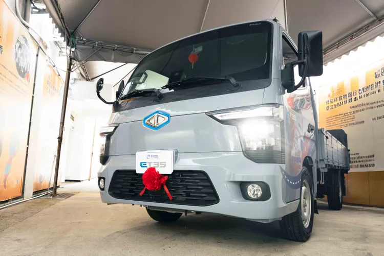 動車ET35不僅能提升平時社區服務效率，更能在災害發生時快速投入人員、設備及物資調度，讓交通成為串聯救災資源、加速災區復原的重要力量。業者提供