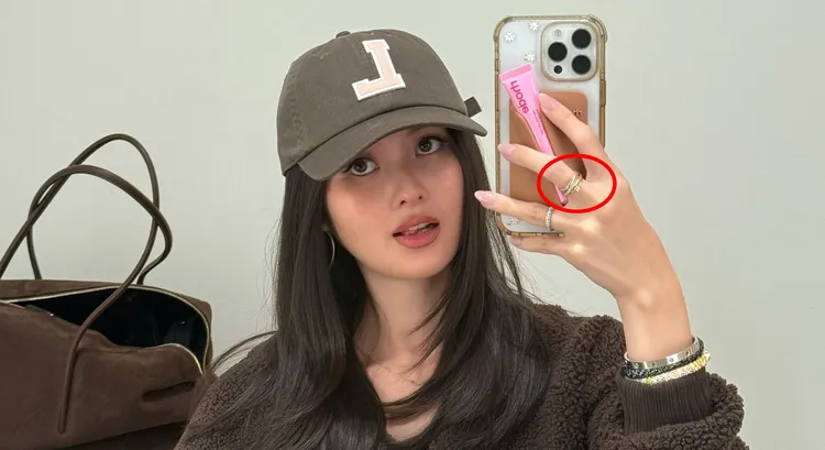 廖思惟手上戴的戒指，是媽媽創立的飾品品牌。翻攝廖思惟IG