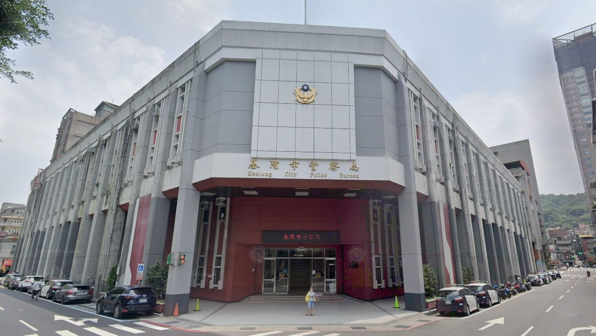 執勤伸狼爪!基隆警襲胸女駕駛稱「不開罰單」 下場曝光