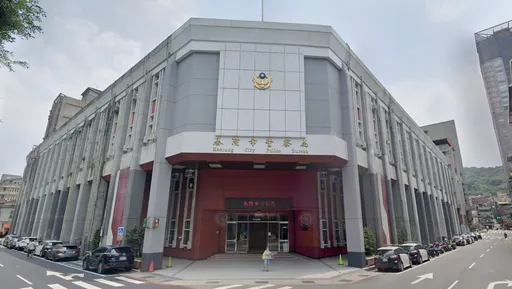 執勤伸狼爪！基隆警襲胸女駕駛稱「不開罰單」　下場曝光