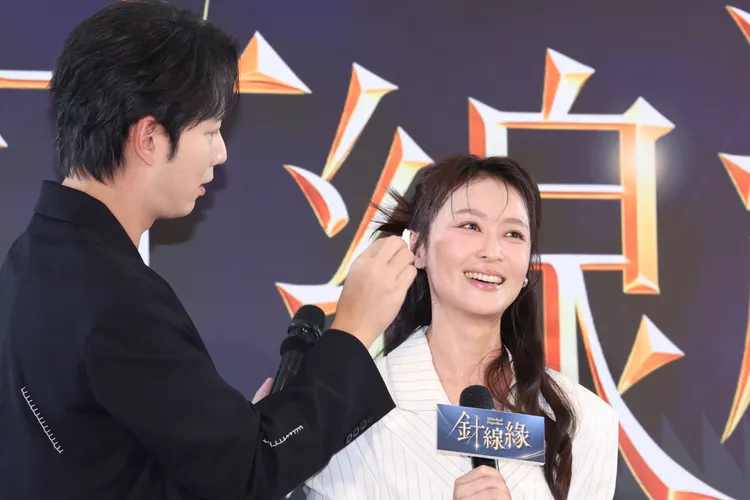 李睿紳幫林昀希擦汗。莊宗達攝