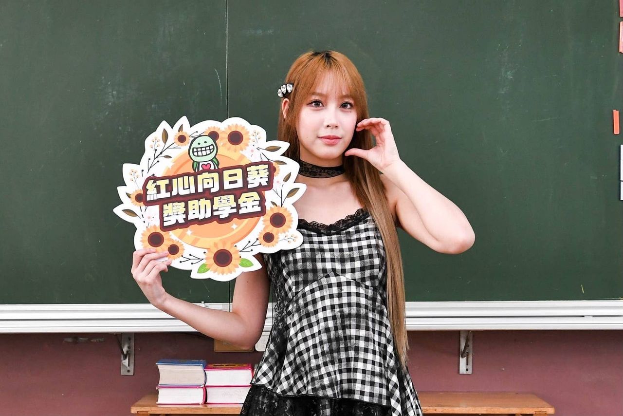 21歲女星驚吐離開女團幻藍小熊 「禁愛令」依舊沒解