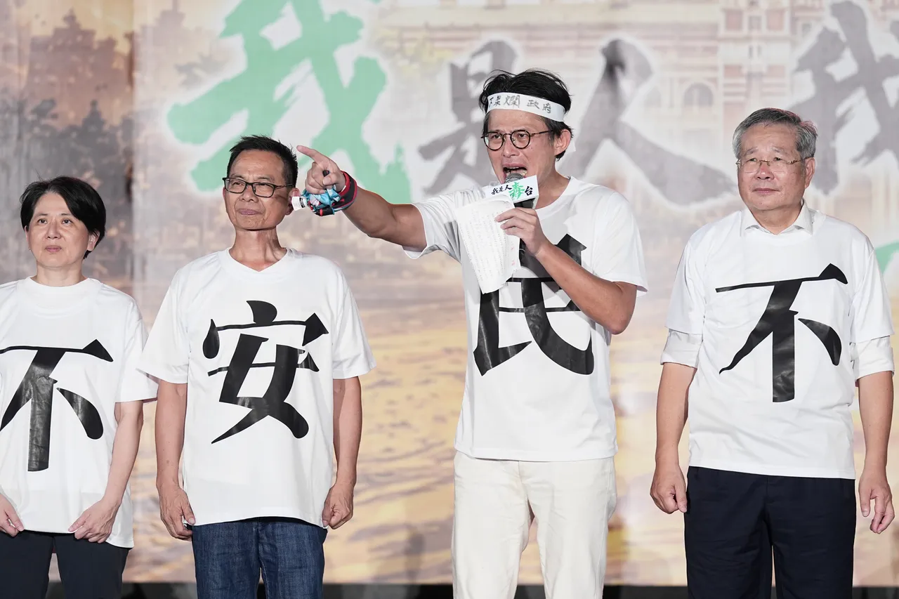 為毒油宣戰民進黨政府　黃國昌凱道開嗆：讓賴政府倒台、奪回國家  