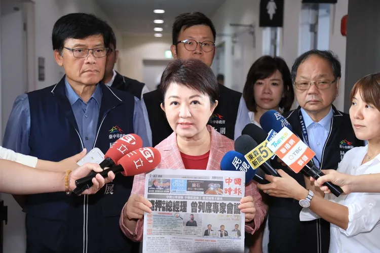 盧秀燕要求公布7月4日衛福部專家會議的紀錄及影像，表示一定要把門神抓出來，「要有人負責！」市府提供