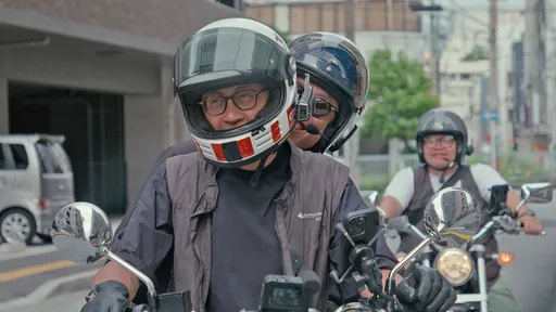 呱吉沖繩拍實境崩潰！迪拉摔車、搬石苦工　引爆3人大和解