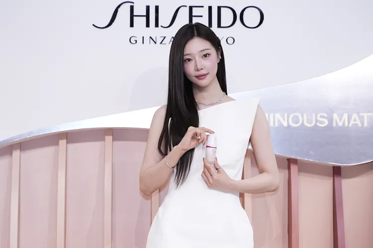 李時安分享輕透霧光底妝的秘訣。彭欣偉攝