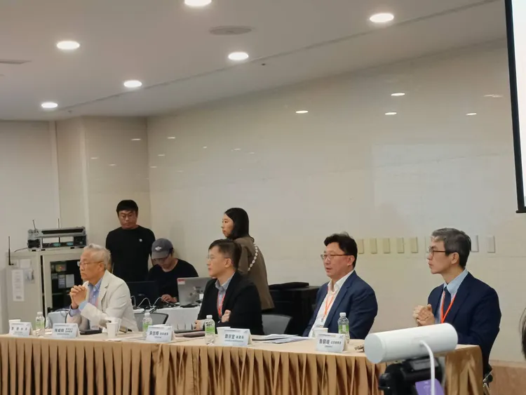 團法人人工智慧法律國際研究基金會今邀集專家學長舉辦「台美共製思維與保護策略白皮書發布論壇」。許麗珍攝