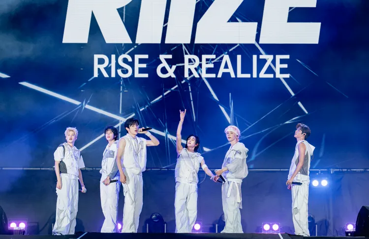 RIIZE帥氣登上高雄啤酒節熱唱。讀者提供