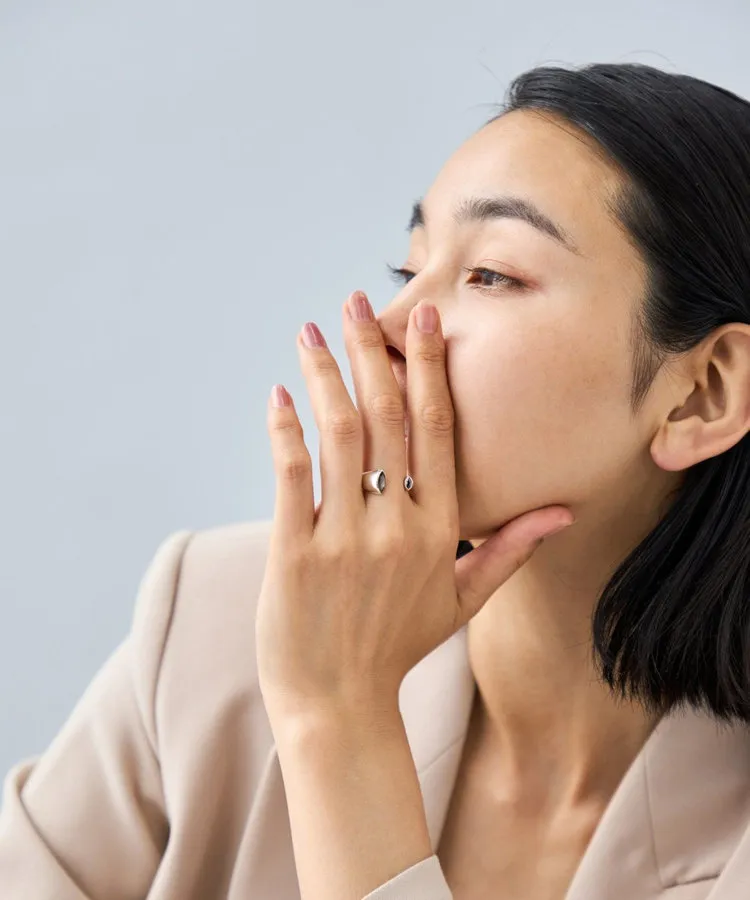 Jouete貓眼煙燻石英鑽飾開口戒指，推薦價5,000元。