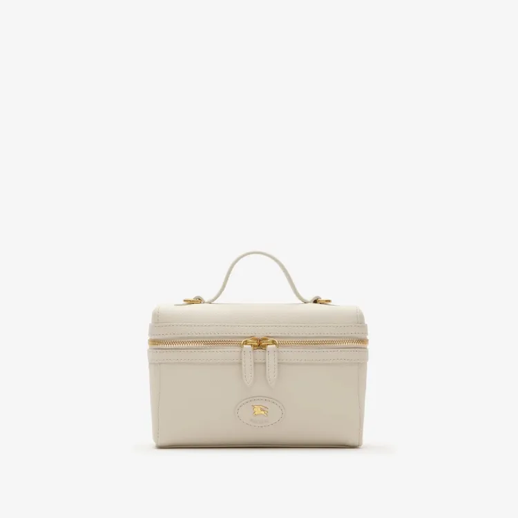 Burberry皂米色&淺米色Bloomsbury化妝包，5萬5000元。品牌提供