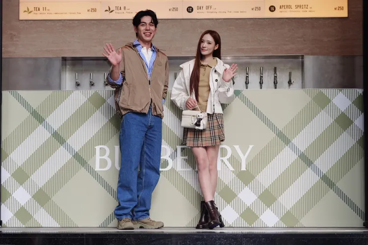 Lily（右）與詹懷雲今日出席Burberry活動。攝影中心攝