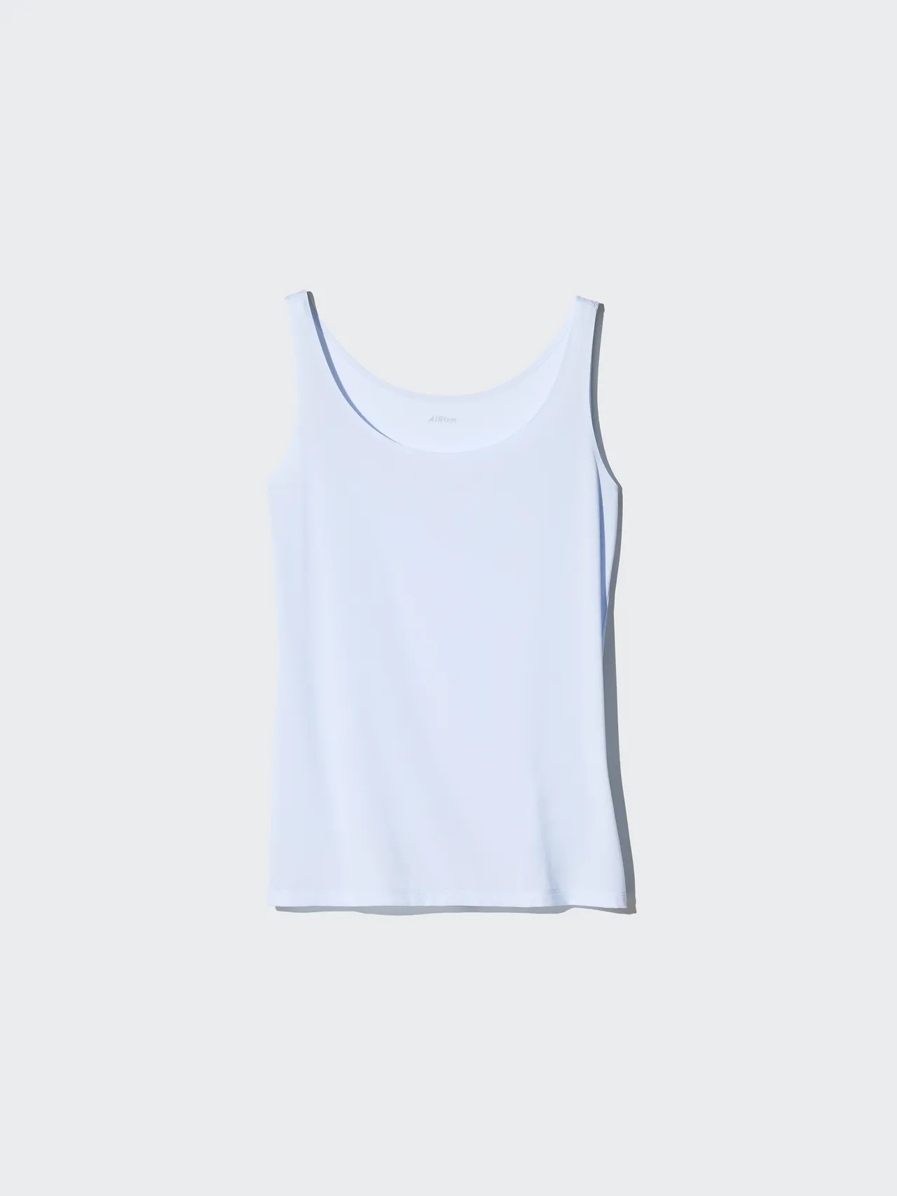 UNIQLO AIRism坦克背心，390元。品牌提供