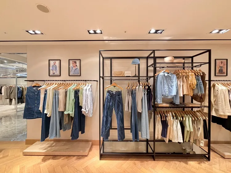 MOTHER 2026夏季系列進駐Club Monaco新光三越台中港店。品牌提供