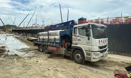 台積電寶山F20工地驚傳工安死亡事故　交管工人遭大貨車倒車輾斃
