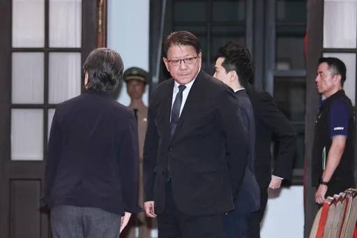 潘孟安推開女記者「道歉卻指炒新聞」　她怒批：太假、太廉價！