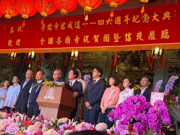 總統賴清德致詞時更公開感謝黃承國（左四）。