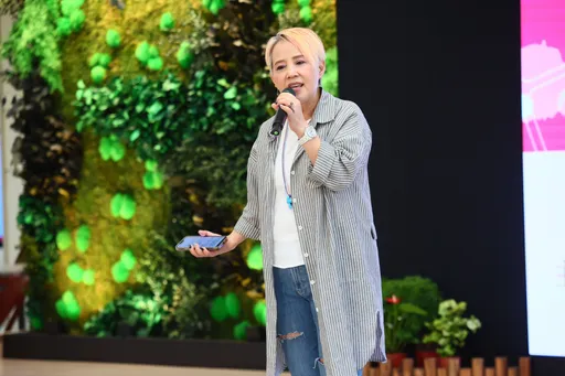 挺藍上凱道遭出征　李明依酸溜溜：至少我不像那個牆頭草