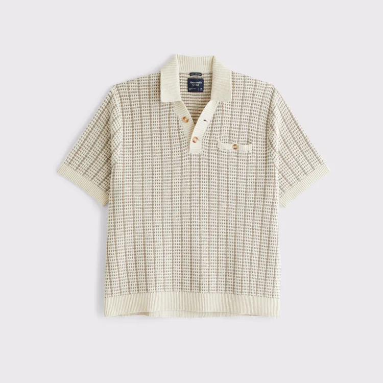 Abercrombie & Fitch男素面短袖針織開襟上衣，3390元。品牌提供