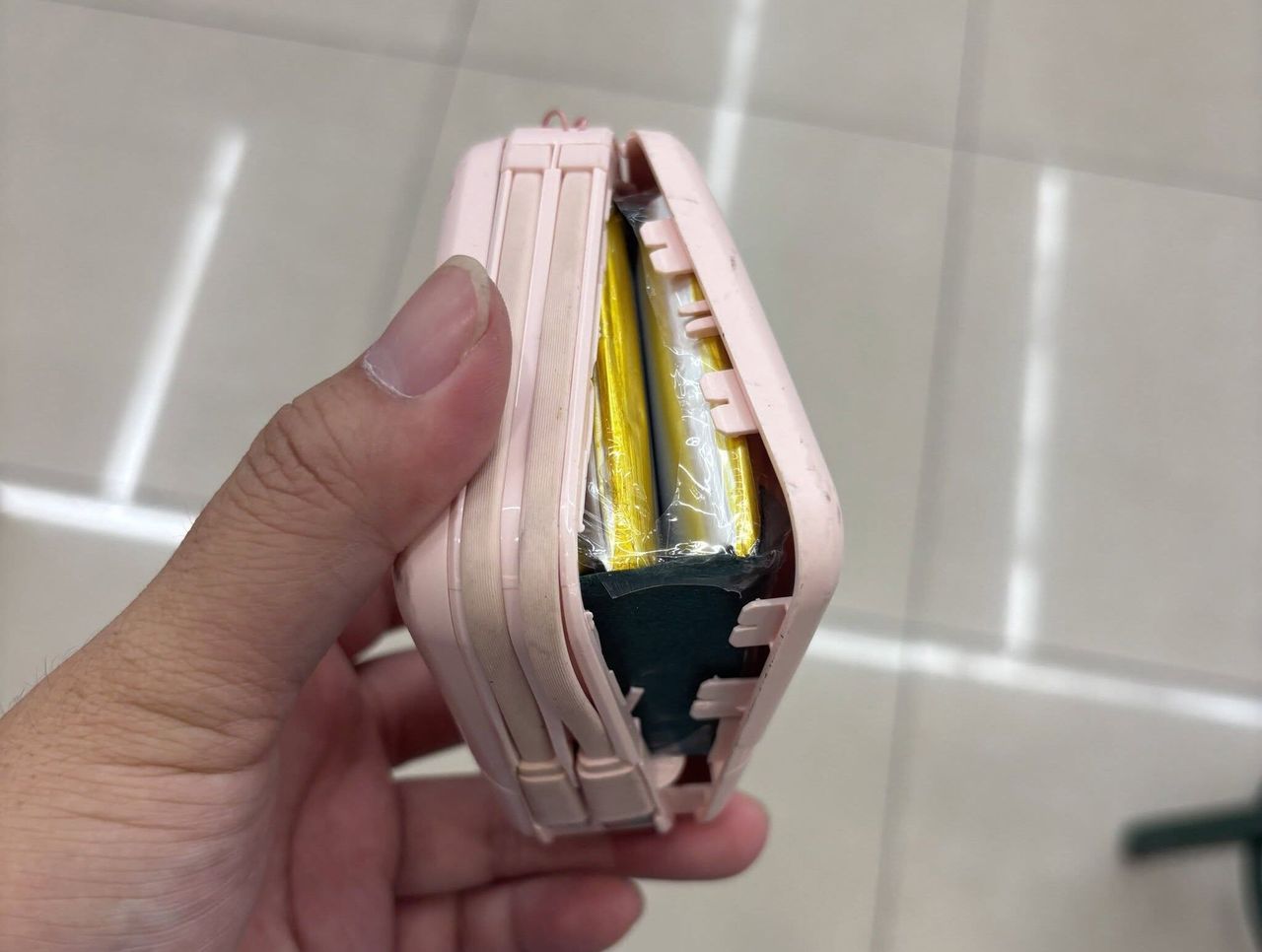 膨脹行動電源要泡鹽水?查核中心不建議 正確處理這樣做