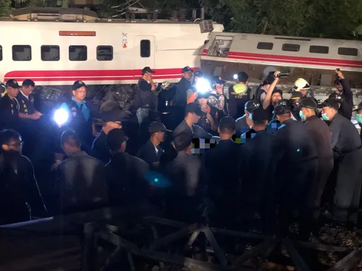 普悠瑪出軌釀18死116傷　司機員判4年半已假釋出獄