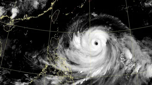 巴威暴風圈將籠罩台灣24小時　氣象粉專：北部防13級以上強陣風重擊