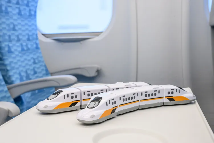 參考新世代列車N700ST開模打造的Q版4輛組。高鐵提供