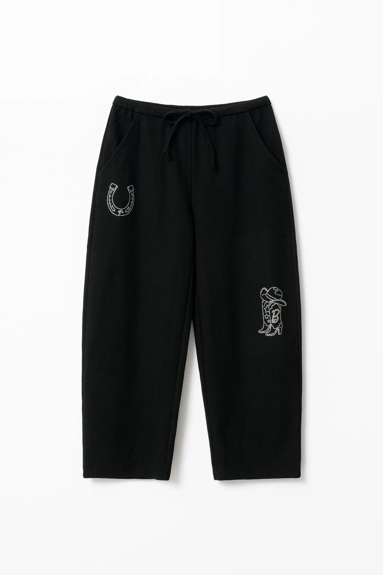 SQUAREBEAR x Barbie聯名寬版運動褲，1680元。品牌提供