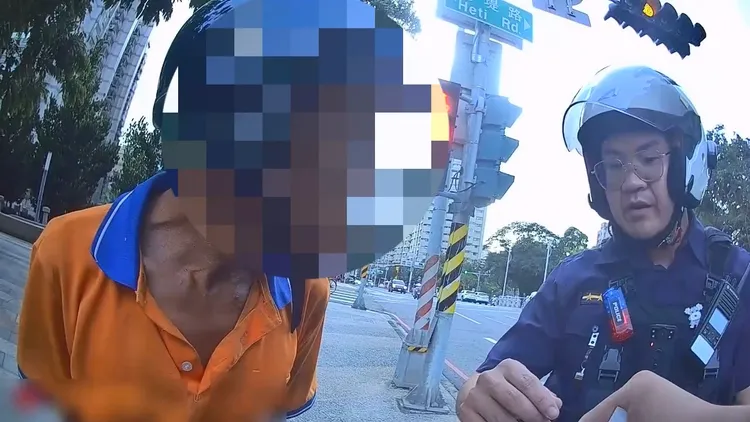 員警對洪男實施唾液毒品快篩檢測，結果呈毒品陽性反應。翻攝畫面