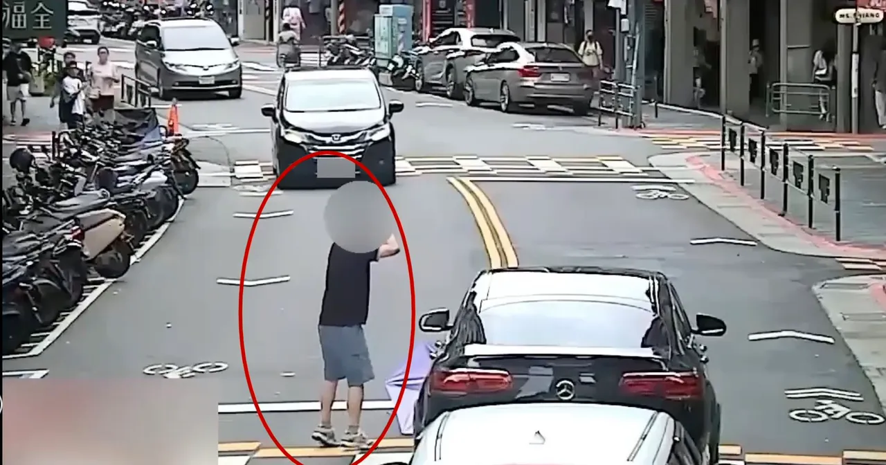 撐傘過馬路遭賓士猛撞！婦人OHCA送醫搶救　35歲駕駛抱頭懊悔