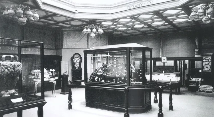 Tiffany & Co. 1893年在芝加哥哥倫布世界博覽會驚豔世人的傳奇天文鐘，去年被品牌收入古典珍藏庫。品牌提供