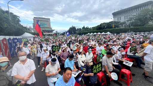 反毒油凱道遊行「人潮擠爆」滿到景福門！主辦單位宣布現場破5萬人