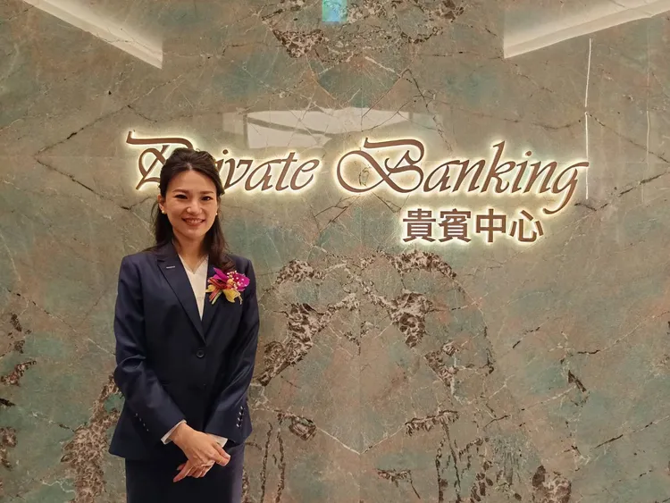 中信銀行今舉行新一代旗艦型分行「亞灣分行」開幕典禮，圖為亞灣分行經理劉家芳。許麗珍攝