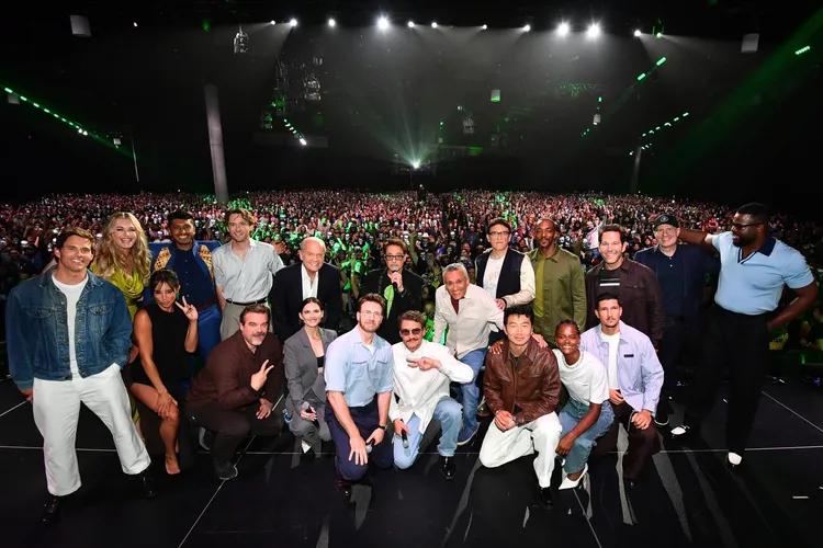 參演《復仇者聯盟：末日崛起》的漫威明星大合照。翻攝IG@marvelstudios