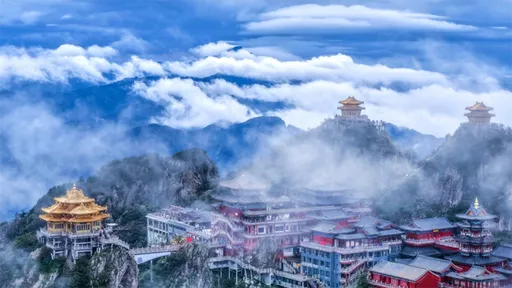 另類暑假打工！　月薪28萬元住老君山1個月「觀察雲海」