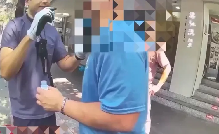 警方實施唾液快篩。翻攝畫面